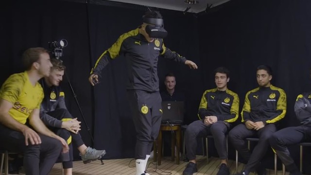 Футболисты «Боруссии» погрузились в виртуальную реальность