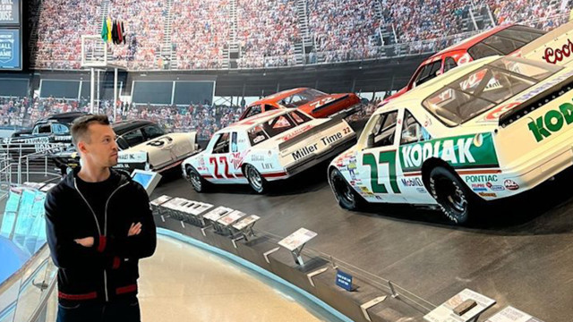 Квят побывал в музее NASCAR