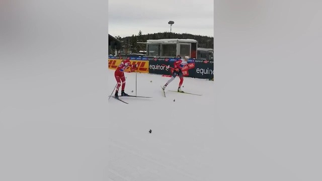 Финиш эстафеты девушек на юниорском ЧМ-2022 по лыжным гонкам
