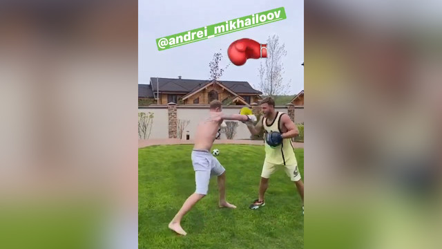 Тарасов провёл тренировку по боксу