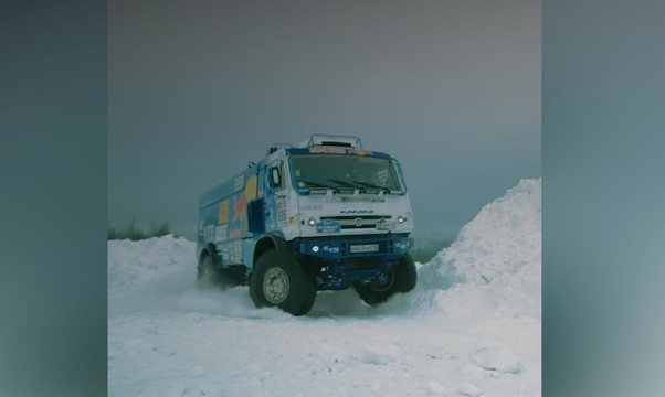 Легендарный грузовик «КАМАЗа» во всей красе: ралли, дрифт, зима