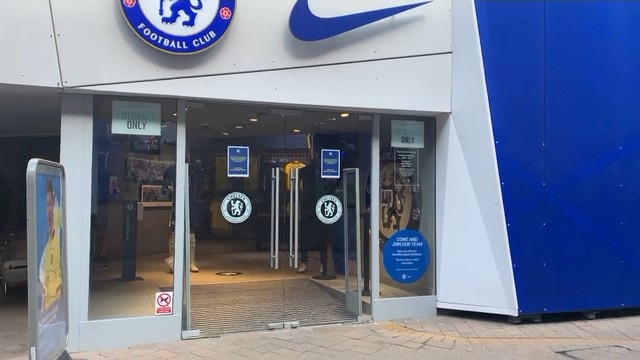 Клубный магазин «Челси» в Лондоне приостановил свою работу