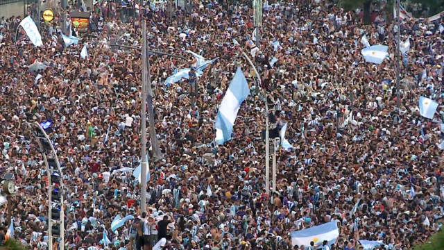 Тысячи фанатов отпраздновали выход Аргентины в финал ЧМ-22