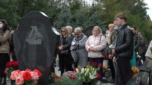 Церемония панихиды на Леонтьевском кладбище