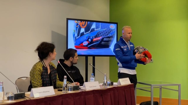 Мазепин показал дизайн шлема к Гран-при России Формулы-1