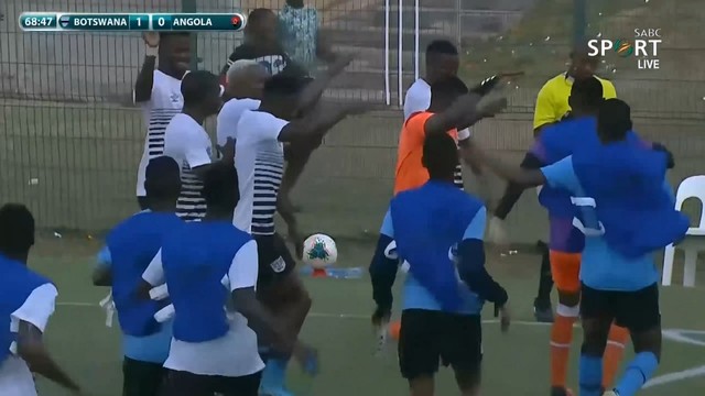 Вратарь сборной Ботсваны забил гол и устроил дикие танцы