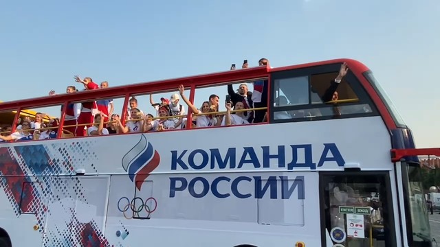 Российских Олимпийцев встречают на Красной площади