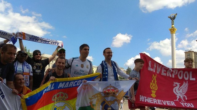 Фанаты «Реала» и «Ливерпуля» в Киеве