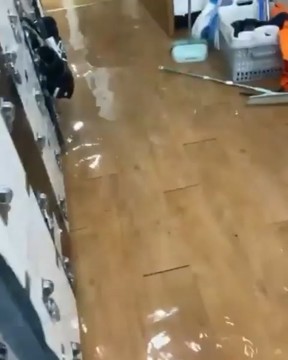 Корейский Зомби показал, как его спортзал затопило