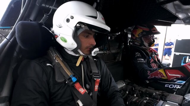 Сайнс и Сайнс-старший прокатились на прототипе для Дакара