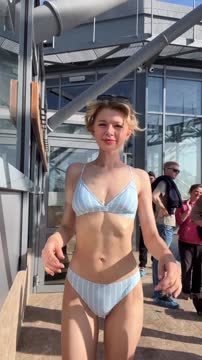 Звезда сериала «СашаТаня» показала фигуру в купальнике и восхитила россиян- Мослента